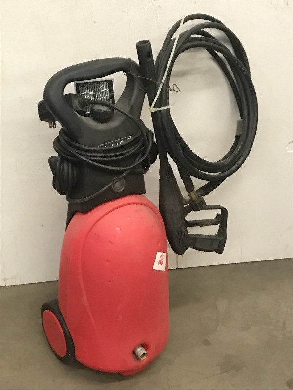 lot 26 image: Master Craft Electric Pressure Washer
