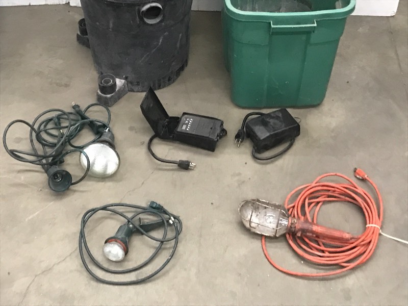 lot 49 image: WetDry Vac, Work Light, Landscape Lights, Etc
