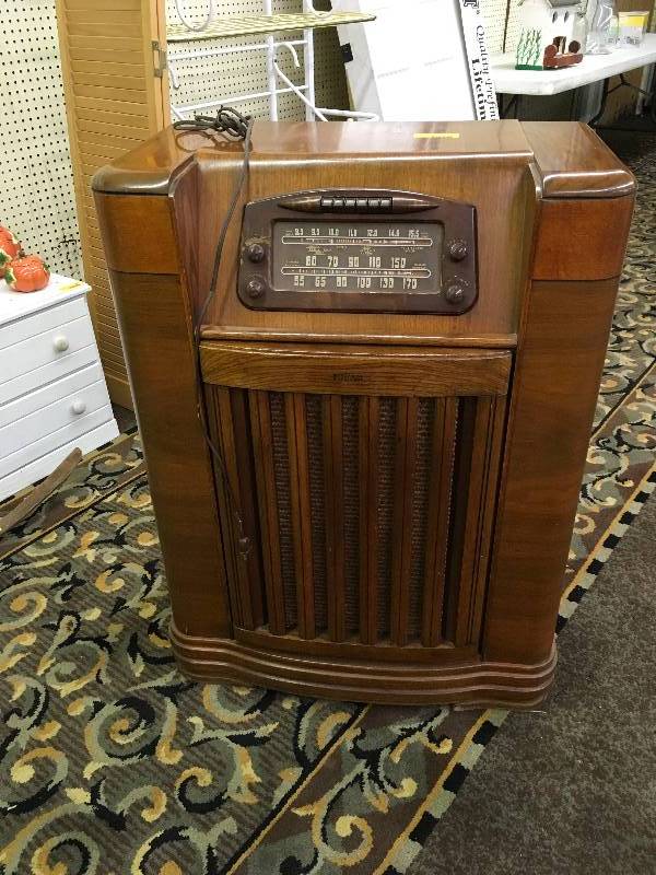 Vintage Console Radio