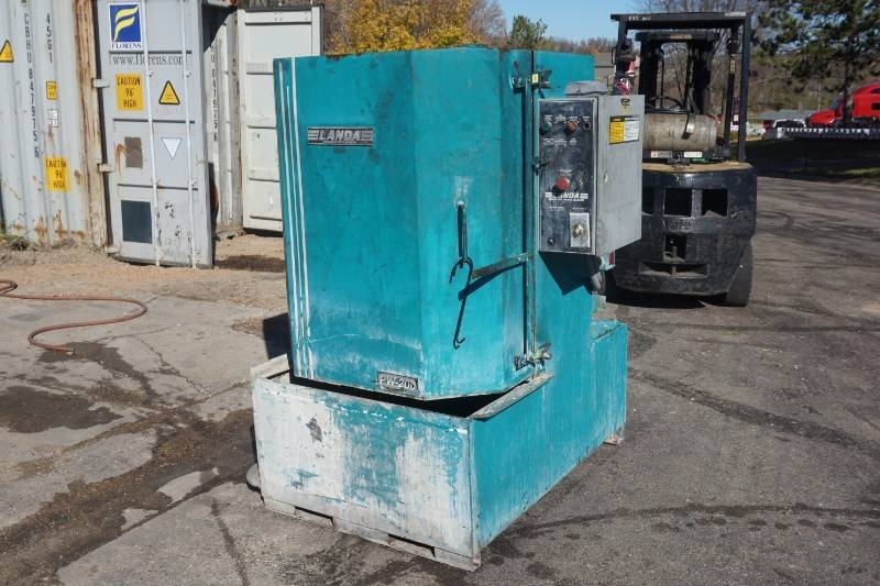 lot 1 image: Landa Model PW200 Commercial Automatic Parts Washer