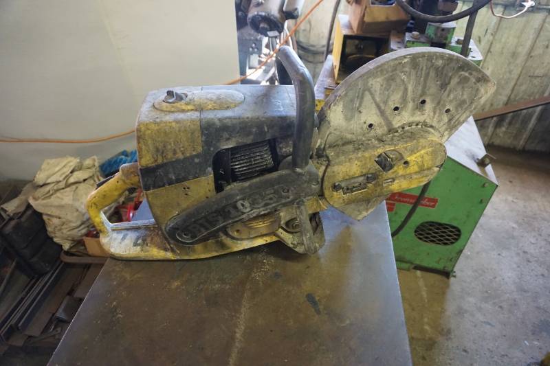 lot 17 image: Wacker Model BTS 1035 Commercial Concrete Cut Off Saw