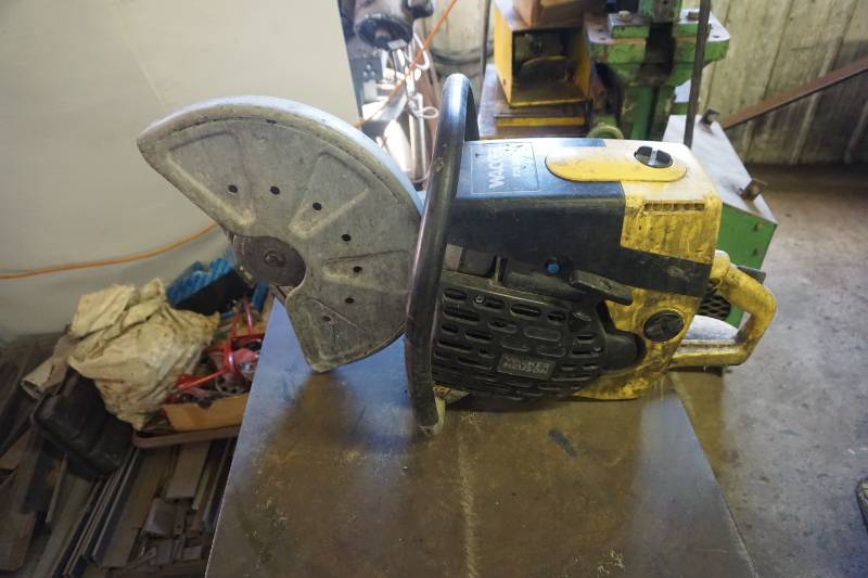 lot 18 image: Wacker Model BTS 1035 Commercial Concrete Cut Off Saw