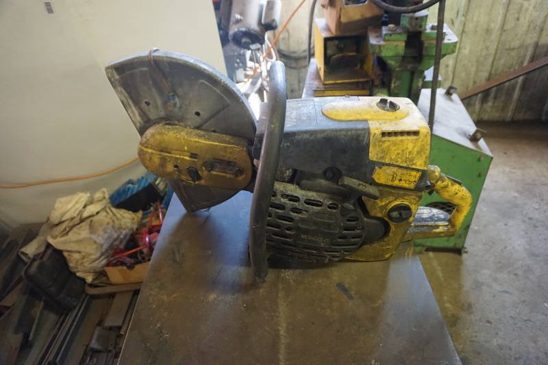 lot 19 image: Wacker Model BTS 1035 Commercial Concrete Cut Off Saw