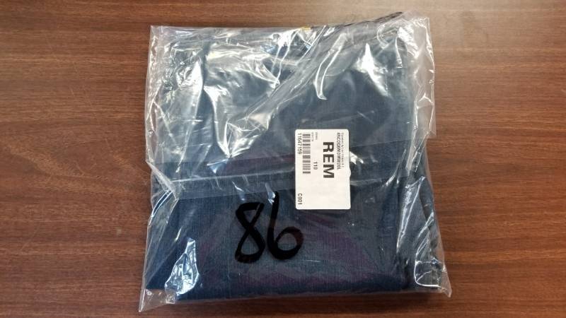 lot 86 image: Signature by Levi Strauss & Co. Womens Modern-Fit Straight Jean - Cosmos 20 Long