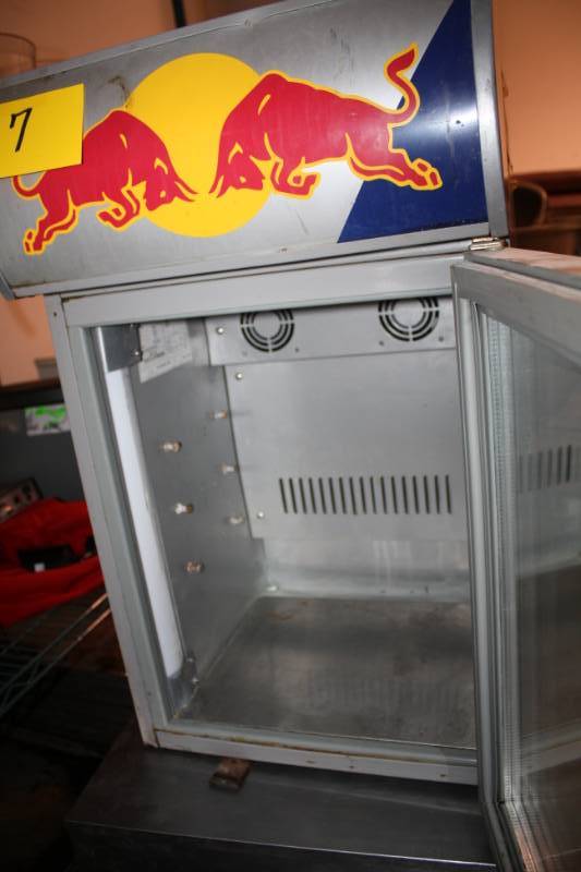 Display CoolerRed Bull Cooler - 19.5 x 22 x 33-2Runs Cools