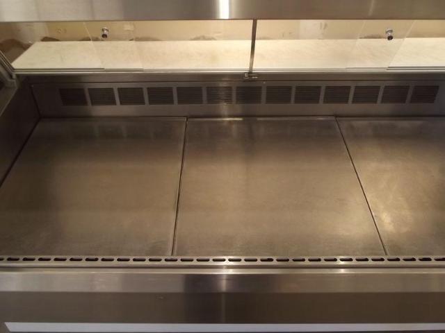 Federal Refrigerated Glass Display Case - Model # SQ6CD-R - 120 Volts - Single Phase - 15 Amps - 72.5 x 45 x 49Runs CoolsNote Broken Front Glass