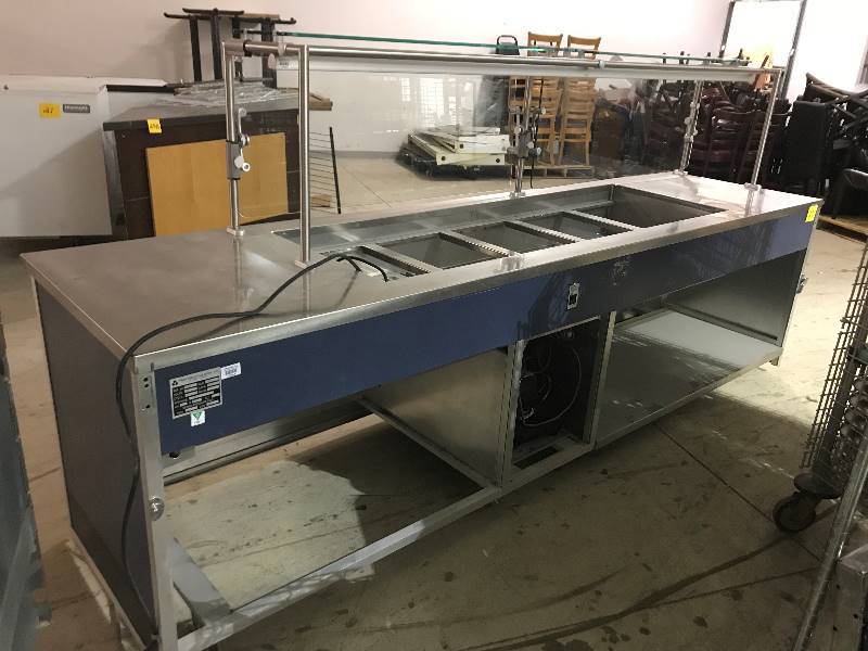 Atlas Metal serving counter, 5 pan cold well, adjustable sneezeguards, 120volt, NSF, casters, 10 x 30 runs does not cool.-4