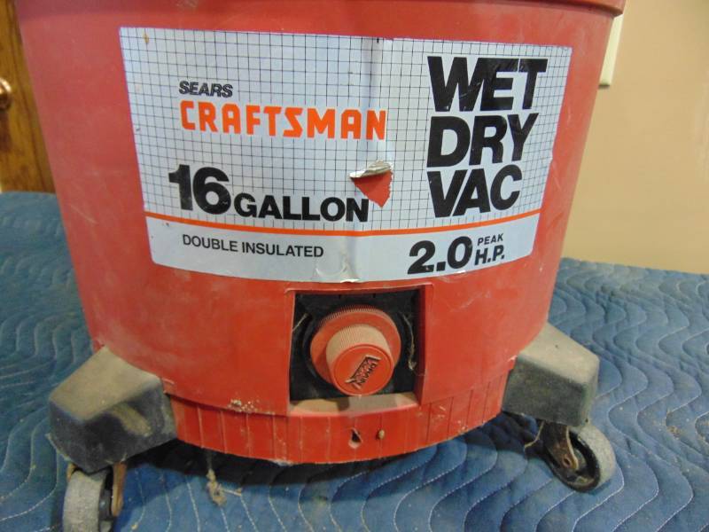 lot 15 image: 16 Gallon Craftsman WeDry Vac