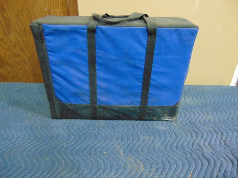 lot 18 image: Perfect Pitch Fold-Up Bean Bag Boards and Bags