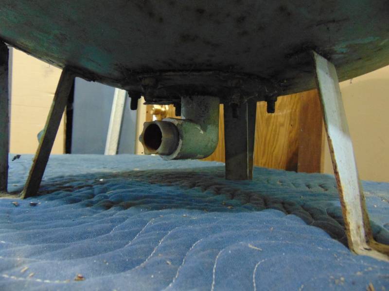 lot 21 image: Small Pressure Tank