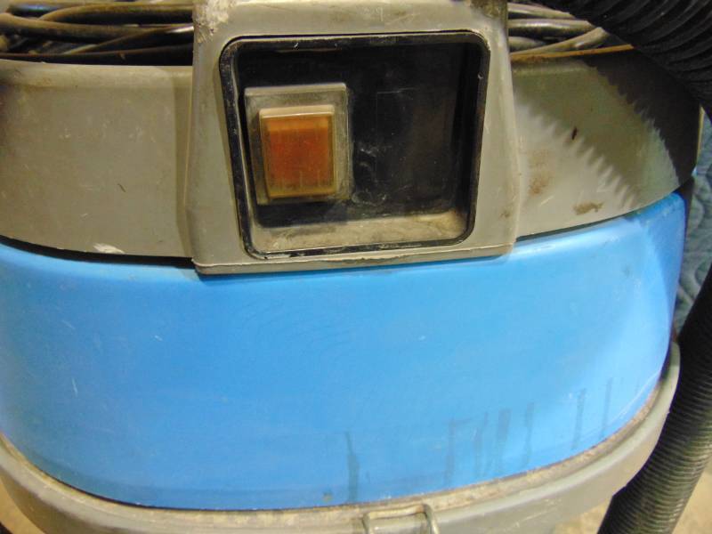 lot 22 image: Commercial Grade Shop Vac