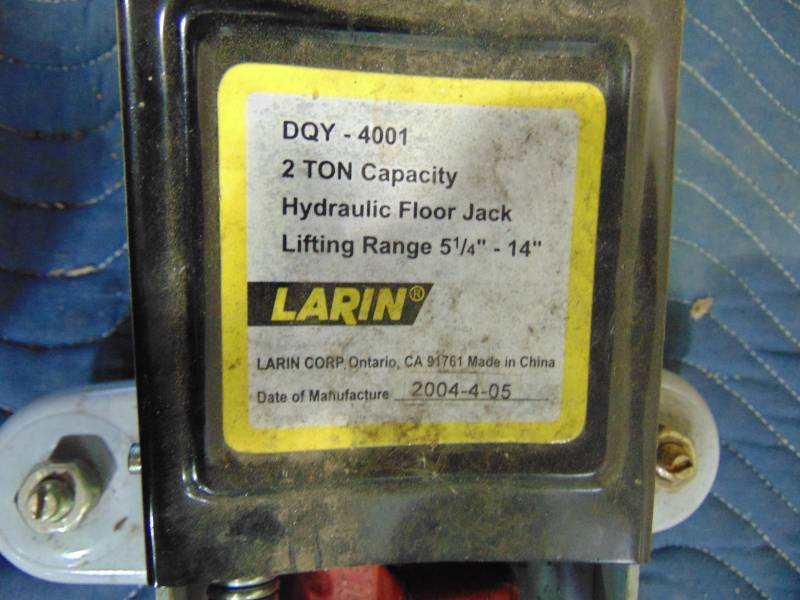 lot 25 image: Larin Floor Jack