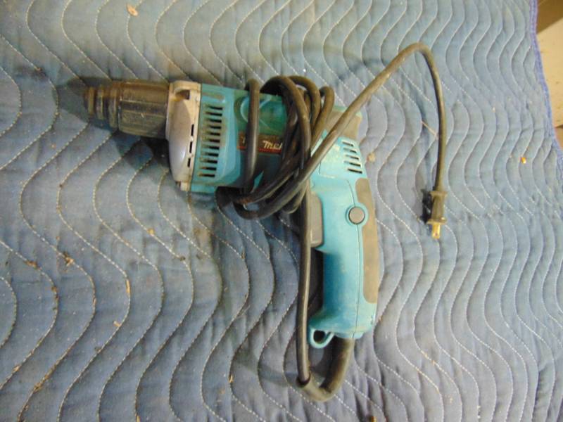 lot 27 image: Makita Drill