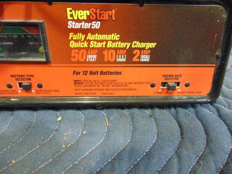 lot 41 image: Everstart 12 Volt Battery Charger
