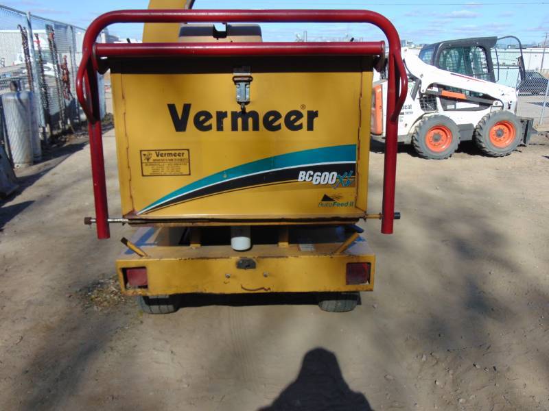 lot 59 image: Vermeer BC600XL Branch Chipper