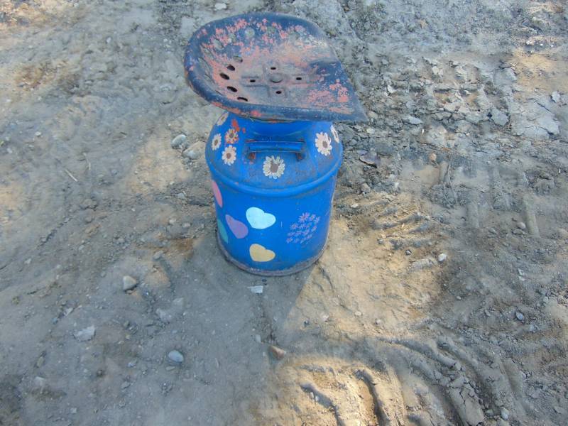 lot 67 image: Vintage Milk Can Seat