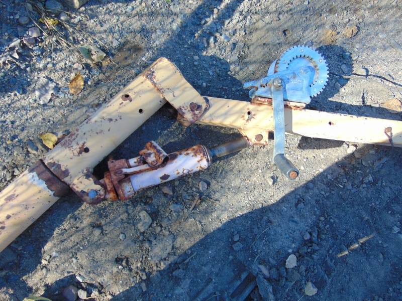 lot 68 image: Truck Crane Hoist