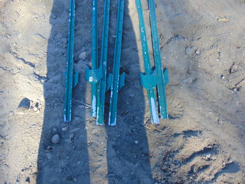 lot 69 image: (6) Fence Post