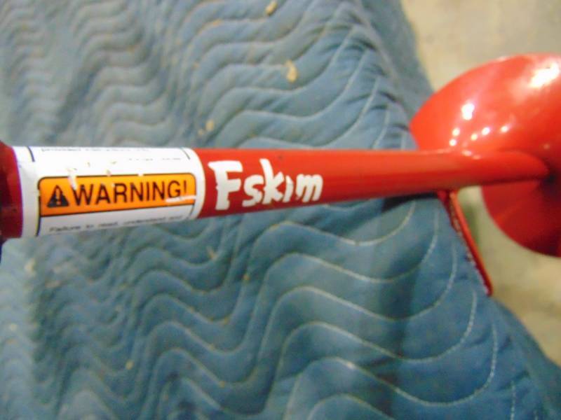 lot 90 image: Eskimo Stingray 33 Ice Auger