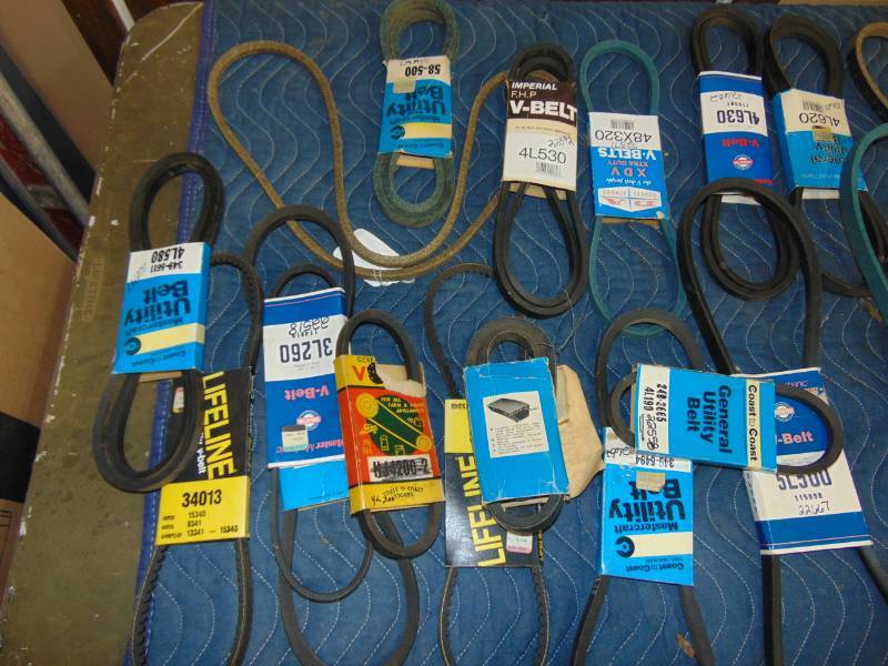 lot 109 image: Large Assortment of Belts