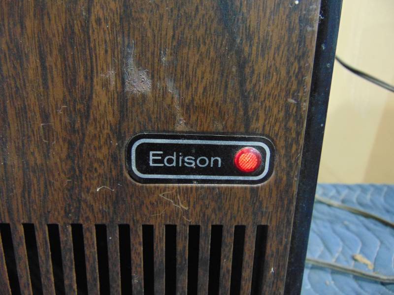 lot 112 image: Electric Heater