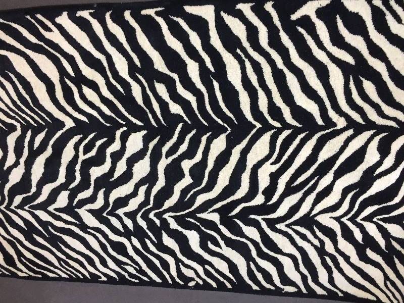New Decorator Area Rug 100% Wool 96 x 76 Large Rectangular