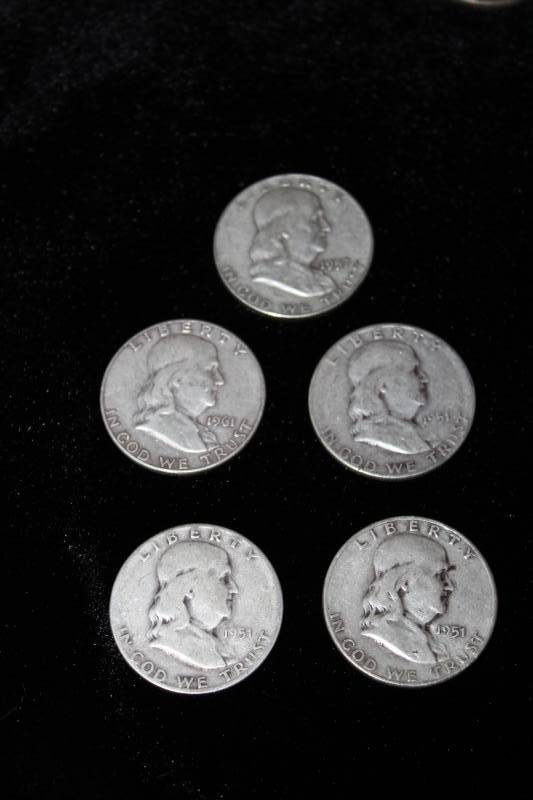 lot 261 image: Lot of (5) 1948 - 1963 Franklin Half Dollars