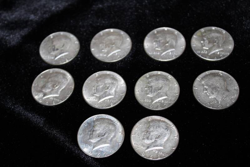 lot 268 image: Lot of (10) 1965 - 1969 Kennedy Half Dollars