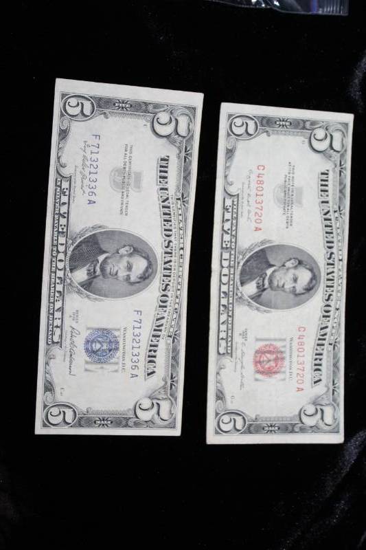 lot 210 image: Lot of (2) 1953 $5 Dollar On Demand Bills