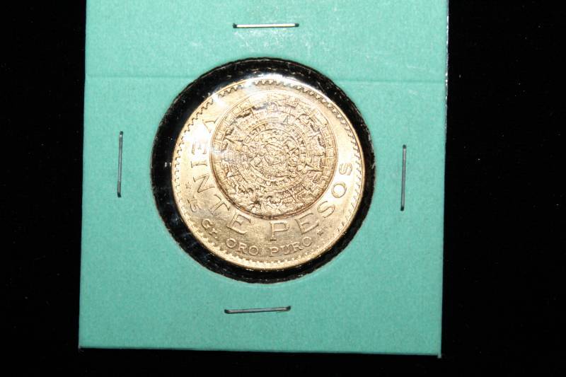 lot 247 image: 1918 Mexico Gold 20 Pesos�