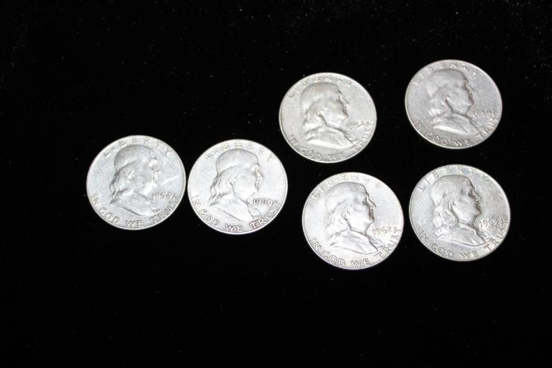 lot 250 image: Lot of (6) 1954 - 1963 Franklin Half Dollar Silver Coins