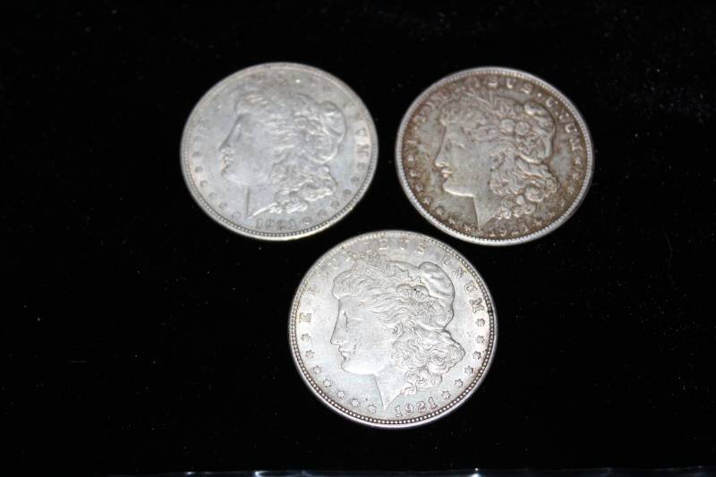 lot 228 image: Lot of (3) 1921 D Morgan Silver Dollars Ungraded