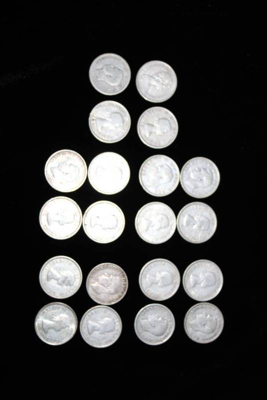 lot 282 image: Lot of (20) 1953 - 1966 Canadian Quarters
