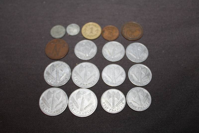 lot 326 image: Lot of(14) 1940s Era European Coins