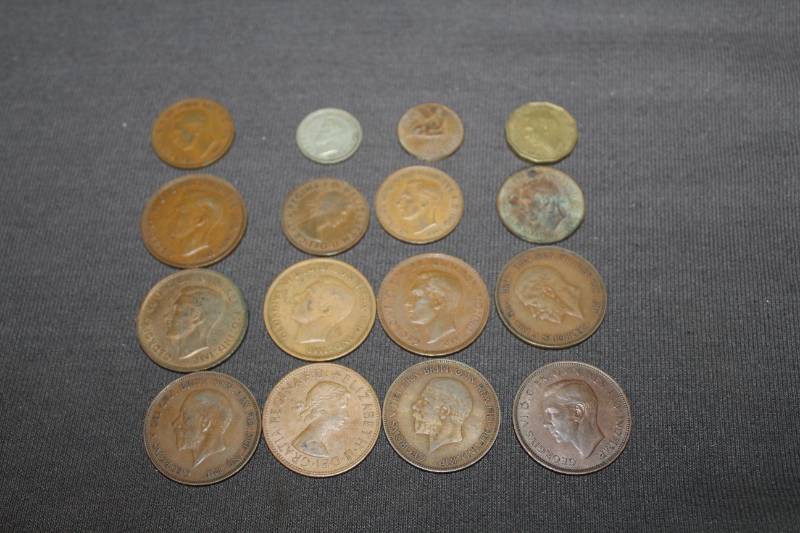 lot 336 image: Lot Of (16) British Penny Coins