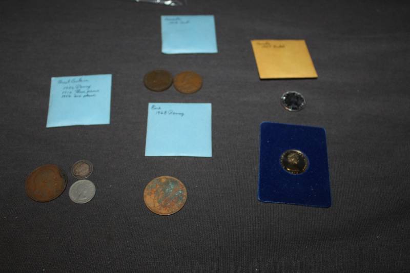lot 332 image: Lot of (7) English Related Coins