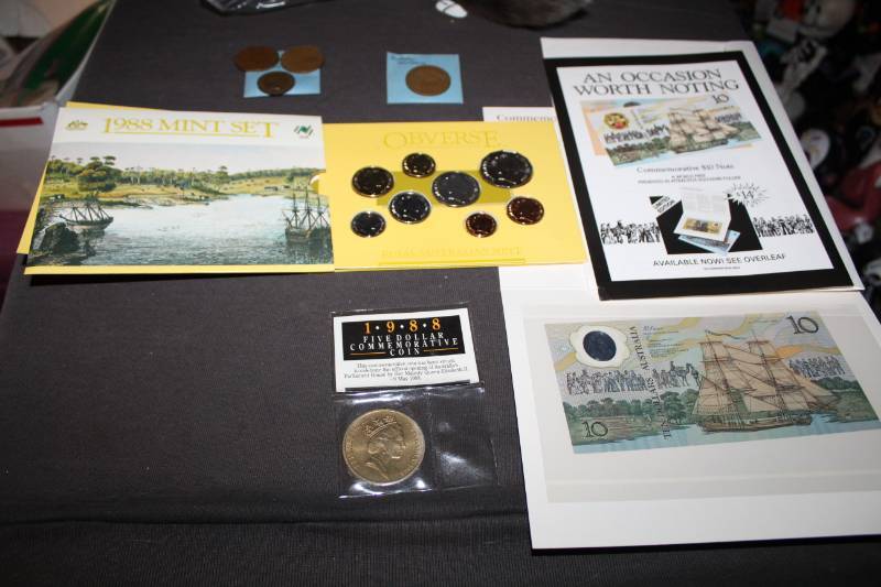 lot 334 image: Lot of (7)Currency and Coin Items from Down Under