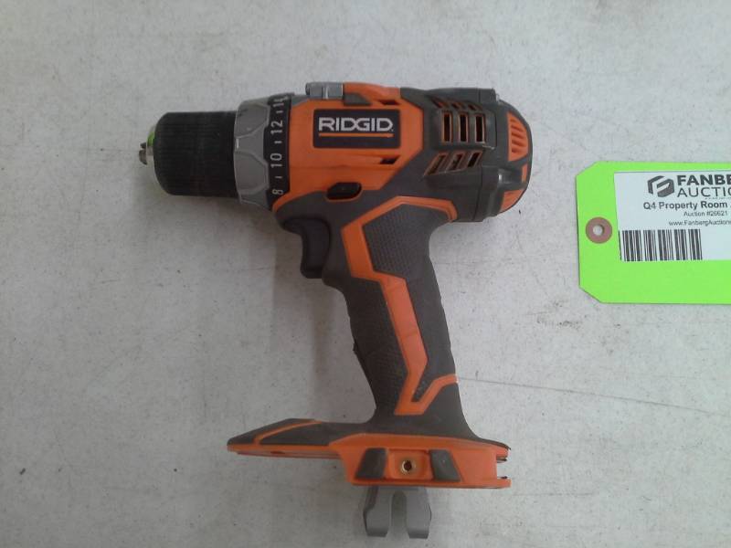 lot 104 image: Rigid R86008 12 VSR 18V