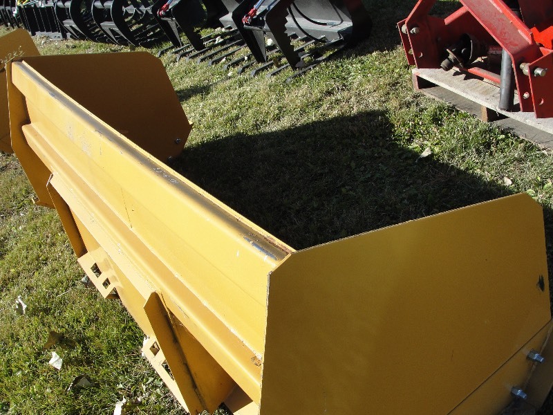 UNUSED 8 FT.  SNOW PUSHER