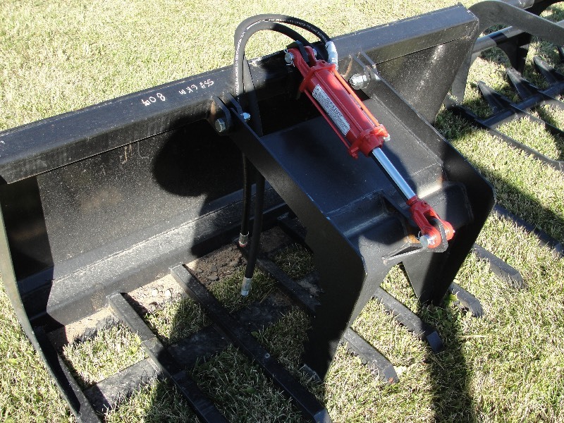 UNUSED 5 FT. FORK GRAPPLE