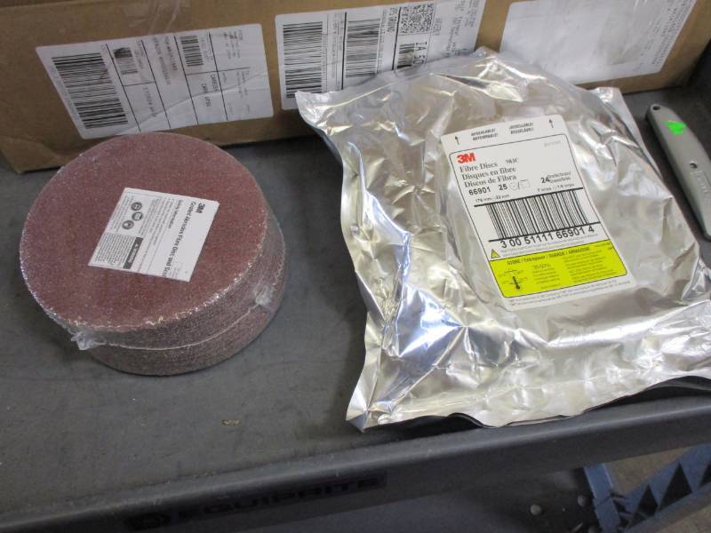 lot 72 image: 3M 983C 7 Fibre Discs
