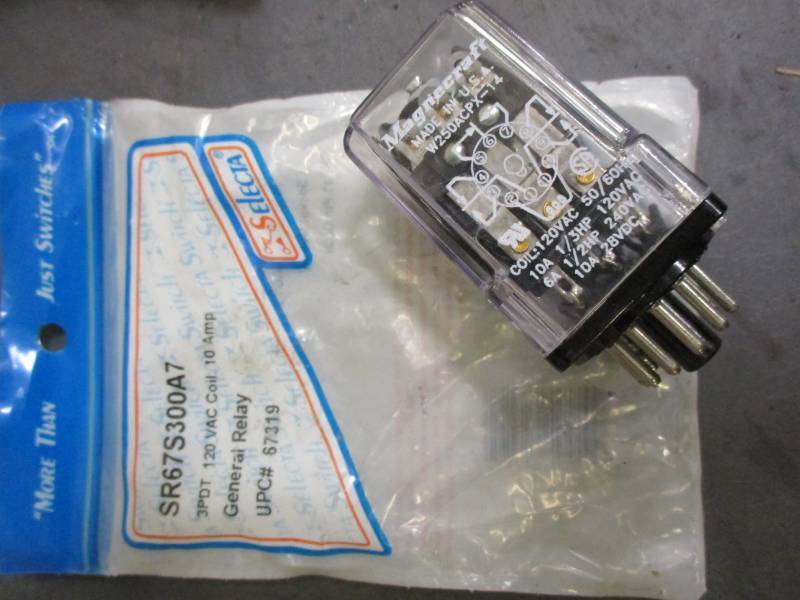 lot 81 image: Selecta General relays