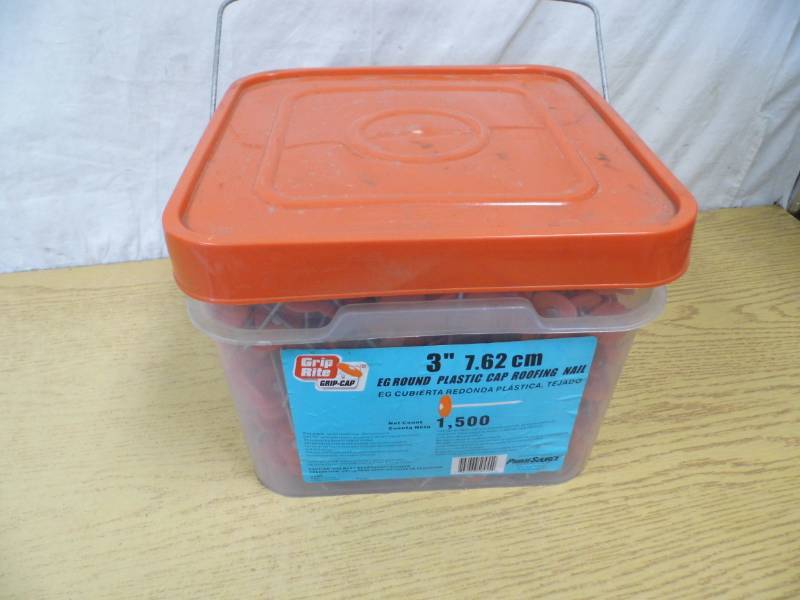 lot 28 image: Grip Tite 3 EG Round Plastic Cap Nail