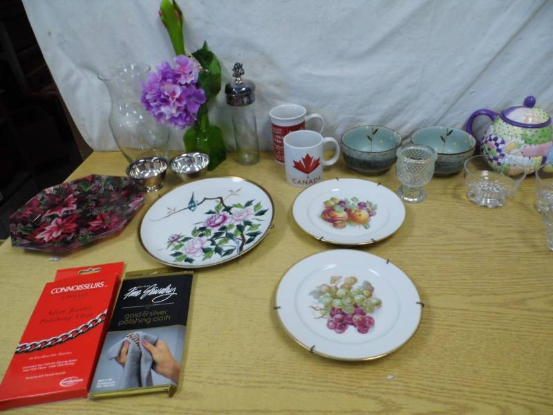 lot 49 image: Dishes - Polishing Cloths