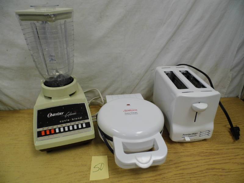 lot 50 image: Toaster - Blender - Waffle Maker