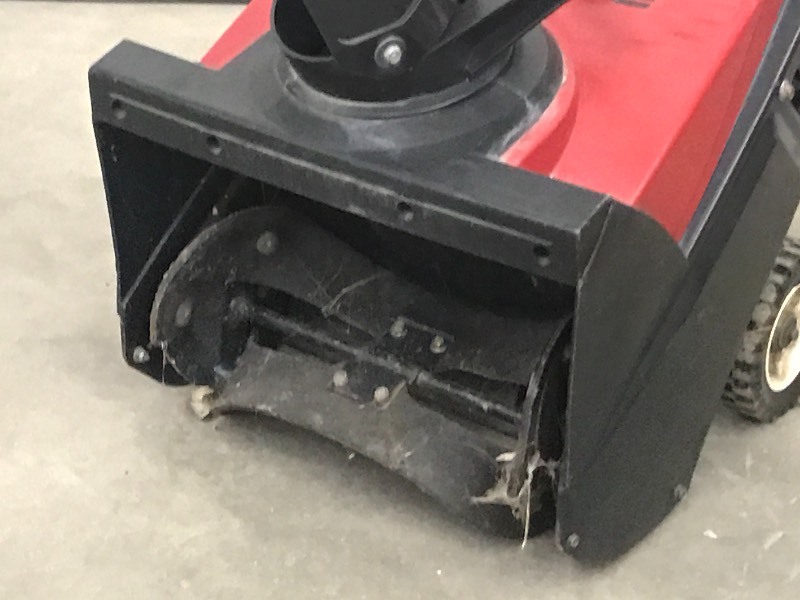 lot 11 image: Toro CCR-Powerlite Snow Blower