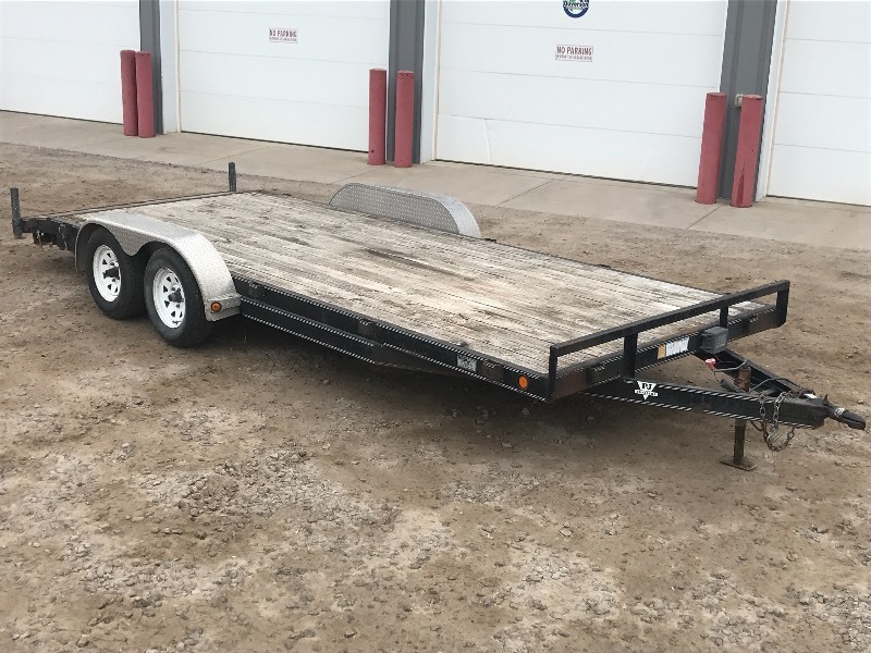 lot 4 image: 2003 PJ Tandem-Axle Equipment Trailer