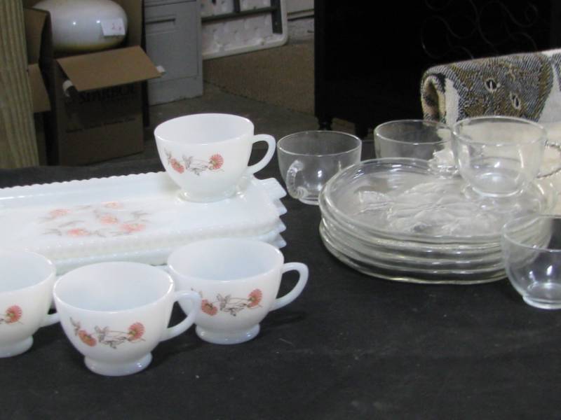 lot 4 image: Snack Sets