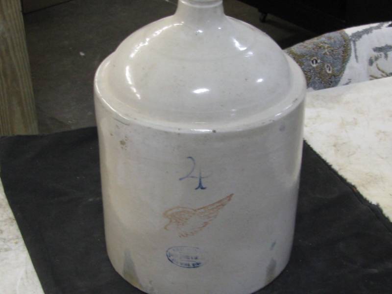 lot 17 image: Red Wing 4gl Crock Shoulder Jug
