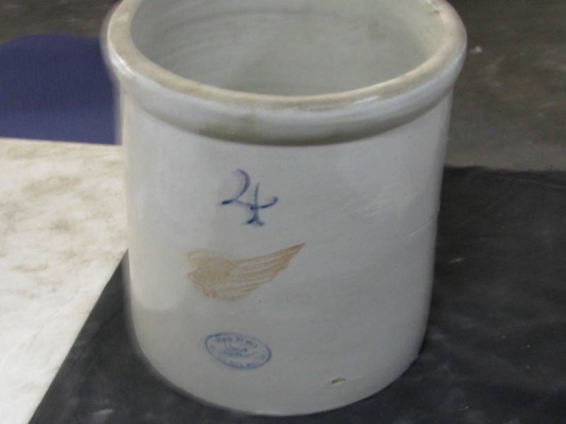 lot 21 image: Red Wing 4gl Crock